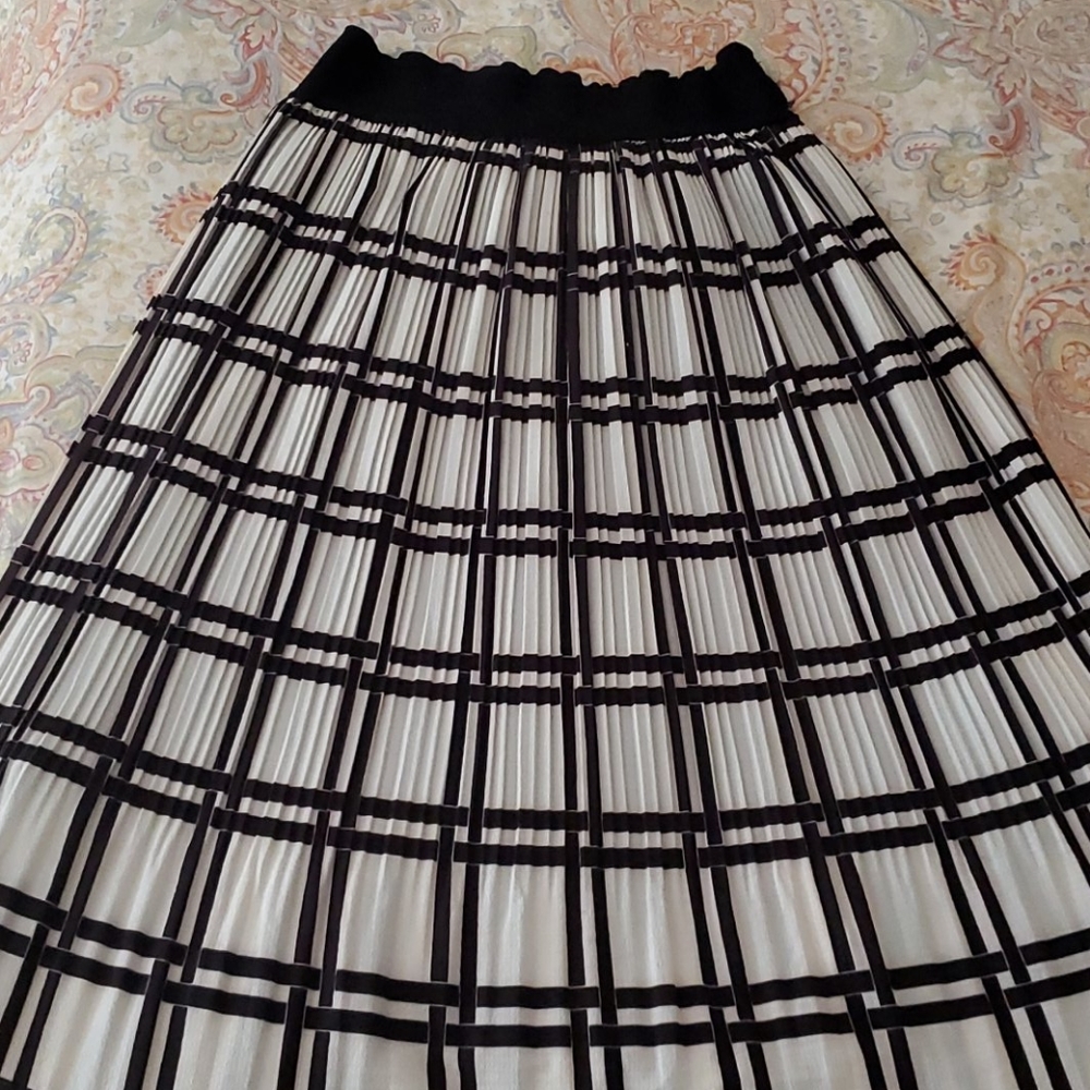 Ruffled midi skirt